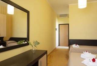 Club Hotel Bikini & Tropicana
