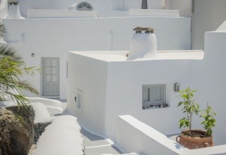 Aqua Serenity Santorini Luxury Suites