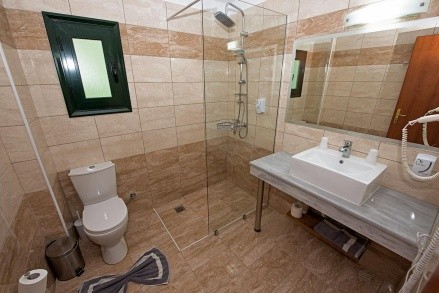 Angela Beach értékelés