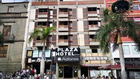 Adonis Plaza – fotografie 2