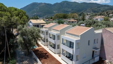Miralis Apartments