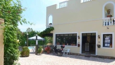 The Mayflower Studios & Apartments
