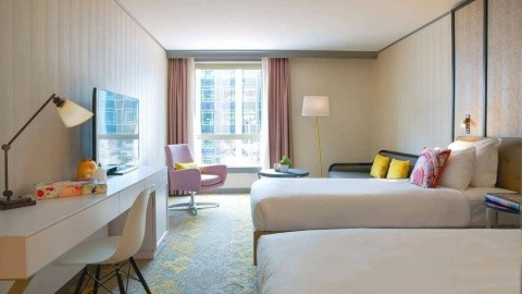Renaissance la Defense – fotografie 4