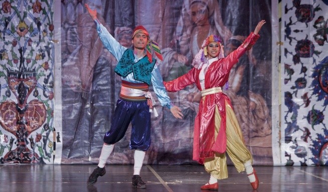 Akka Alinda értékelés