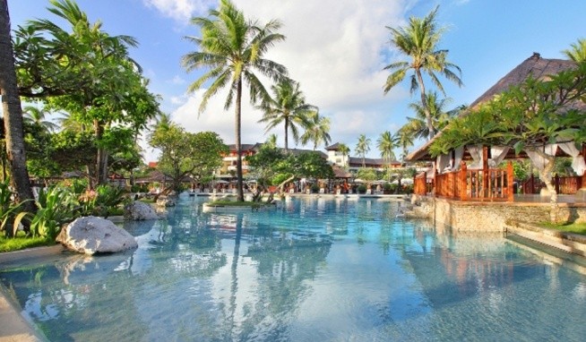 Nusa Dua Beach Hotel & Spa recenze