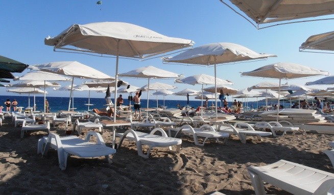 Mom's Hotel recenzie