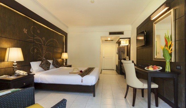 Amora Beach Resort Phuket recenzie