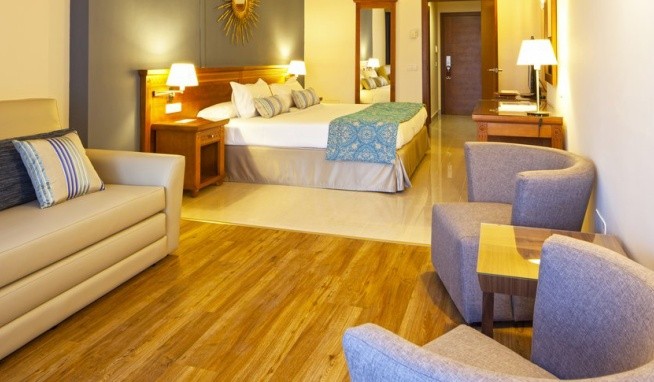 Grand Palladium Palace Ibiza Resort & Spa recenze