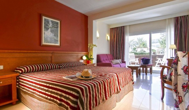 Grand Palladium Palace Ibiza Resort & Spa recenze