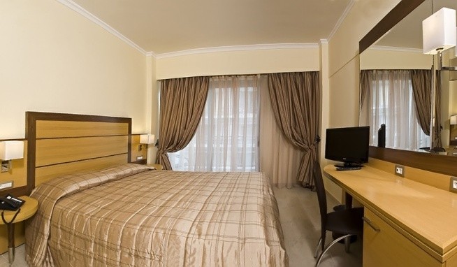 Manousos City recenze