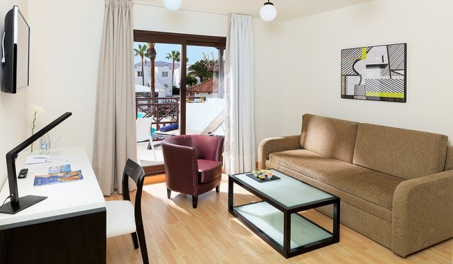 H10 Sentido White Suites opinie