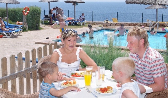 Alua Suites Las Rocas (ex. Roc Las Rocas Aparthotel) recenze