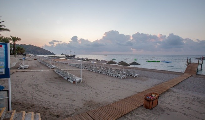 Pirates Beach Club recenze