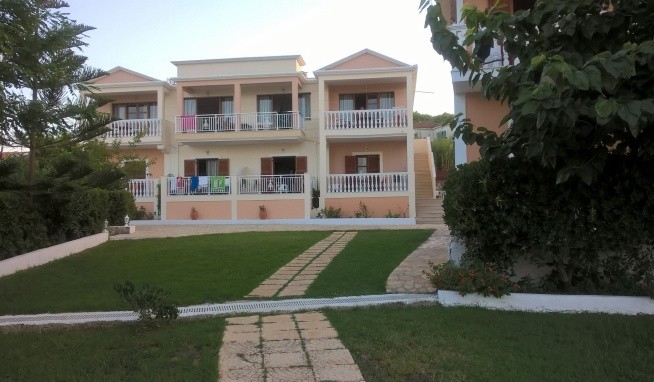 Studia Lukas recenze