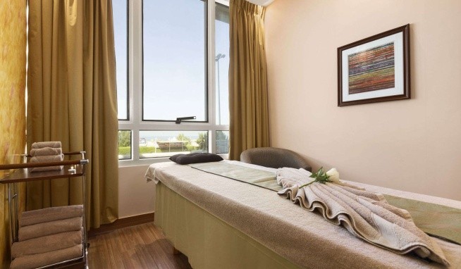 Ramada by Wyndham Beach opinie