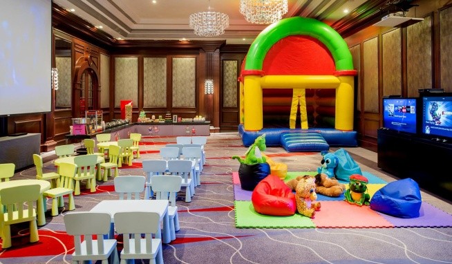 Mövenpick Hotel & Apartments Bur Dubai recenze