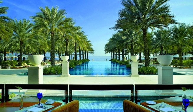 Al Bustan Palace Ritz Carlton recenze