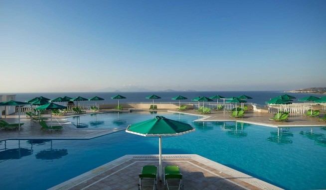 Mitsis Family Village recenze