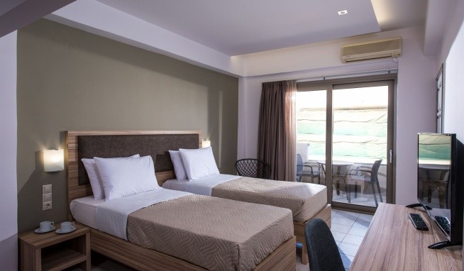 Thania Seaside Luxury Smotel recenze