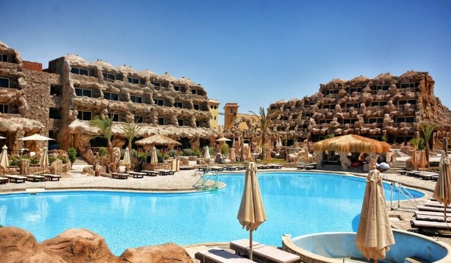 Caves Beach Resort Hurghada recenze