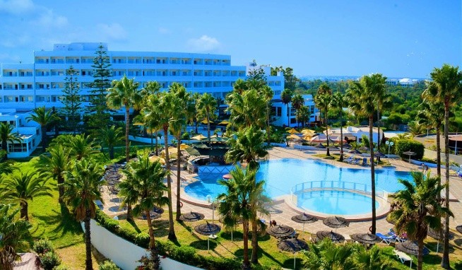 Hotel Tropicana Club & Spa recenze