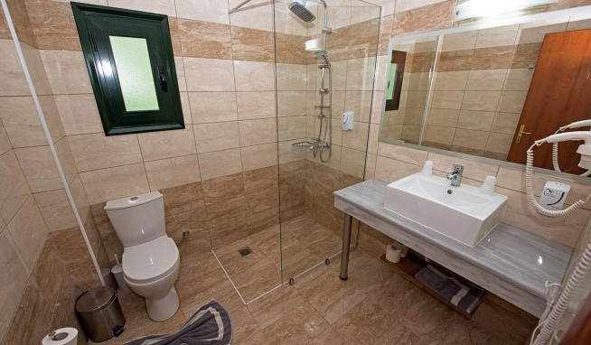 Angela Beach recenze