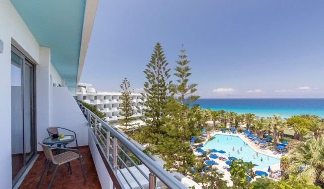 Blue Horizon Beach Resort recenzie