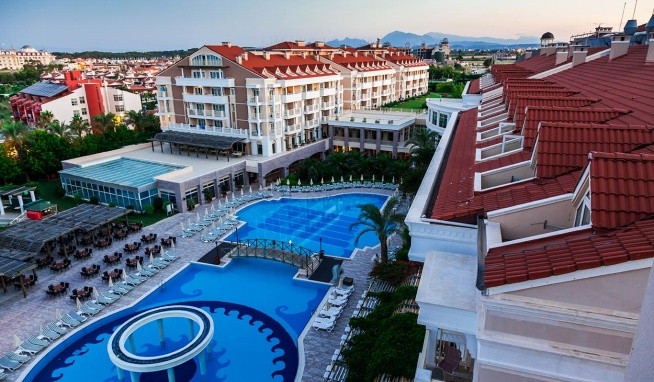 Trendy Aspendos Beach opinie