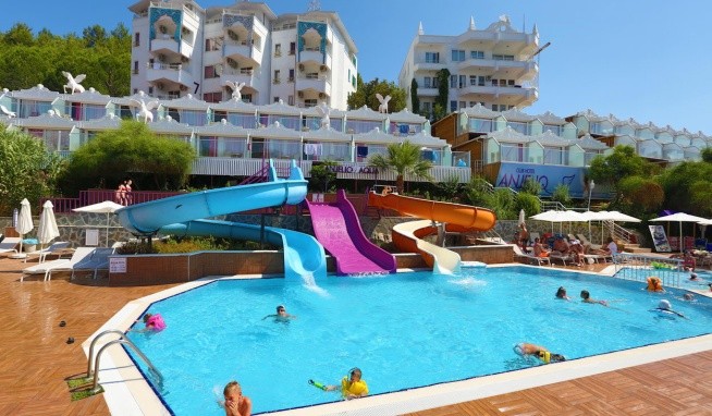 Club Anjeliq recenze