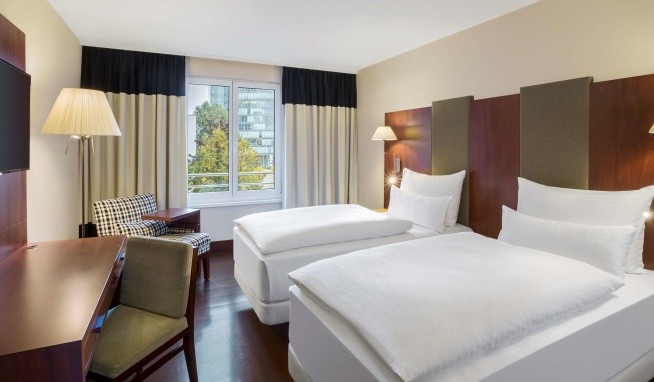 NH Vienna Airport Conference Center opinie