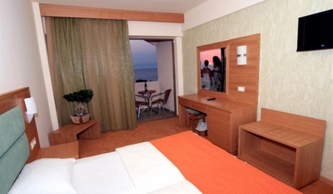 Ialyssos Bay recenzie