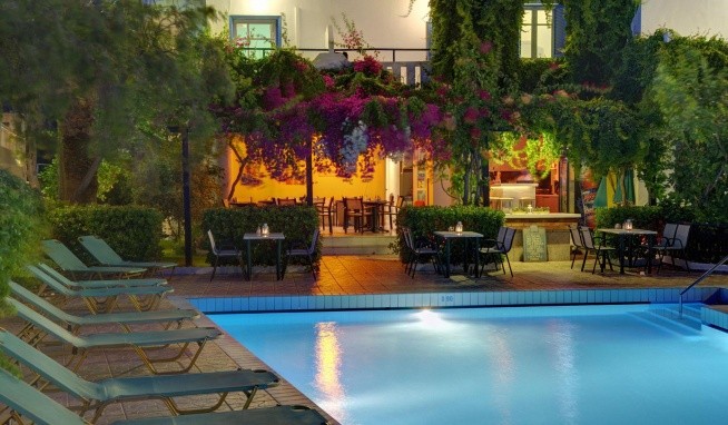 Costas Chrysoula (studia) recenzie