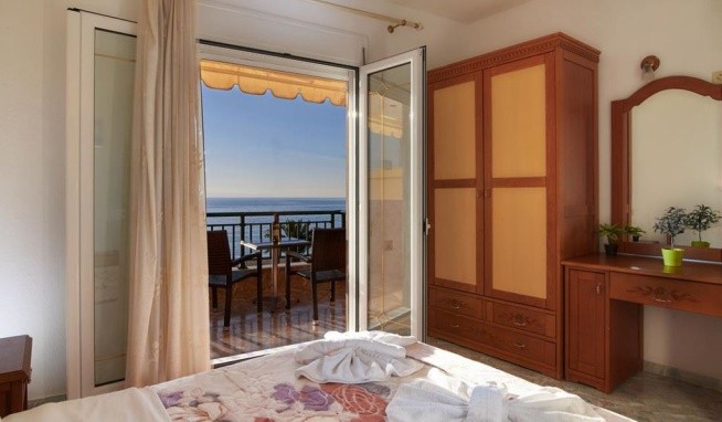 Toroni Blue Sea Hotel recenzie