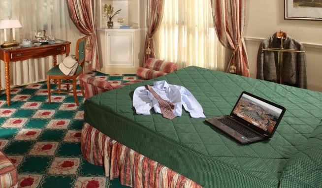 Donna Laura Palace recenzie