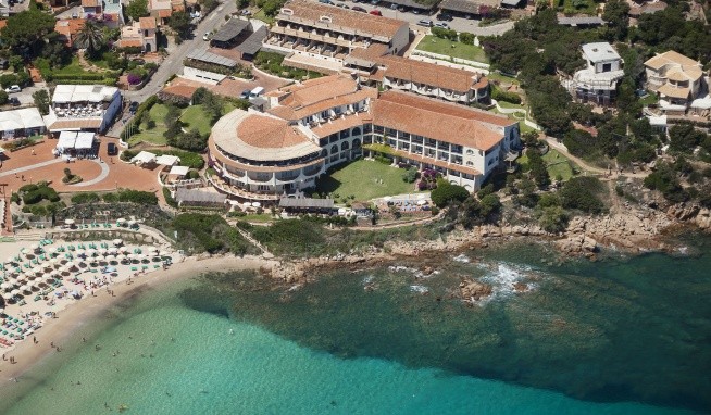 Club Baja Sardinia recenze