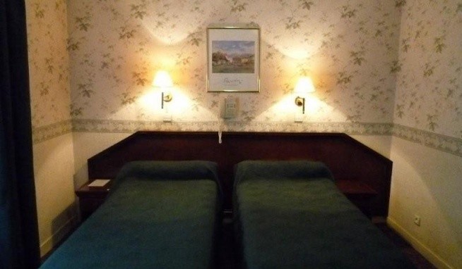 Ambassadeur recenzie