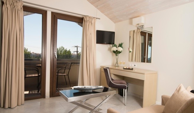 Cosmopolitan recenze