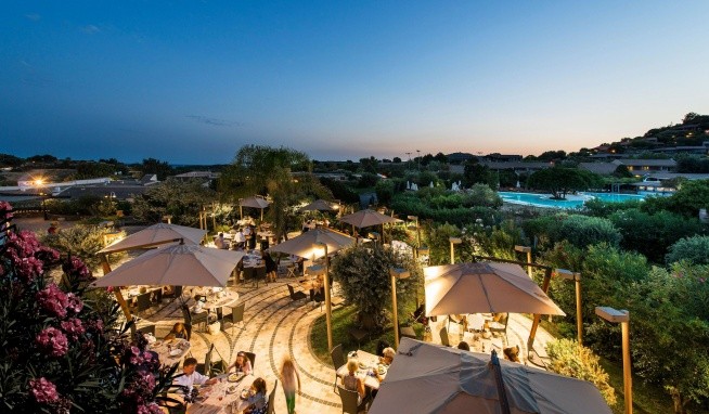 Chia Laguna Resort Village recenze