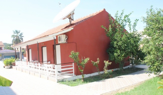 Antony's Complex recenze