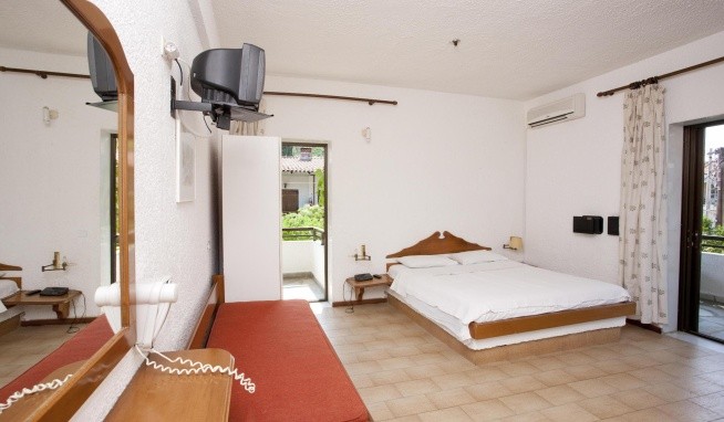 Across Golden Beach (ex. Potidea) értékelés