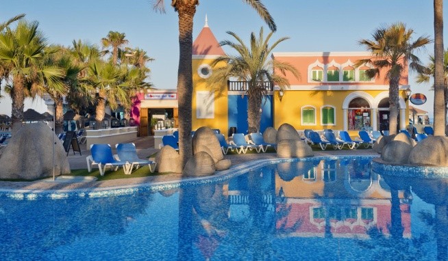 Mediterráneo Bay recenze