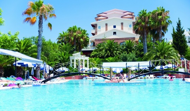 Thalia Unique Beach Resort Hotel recenzie