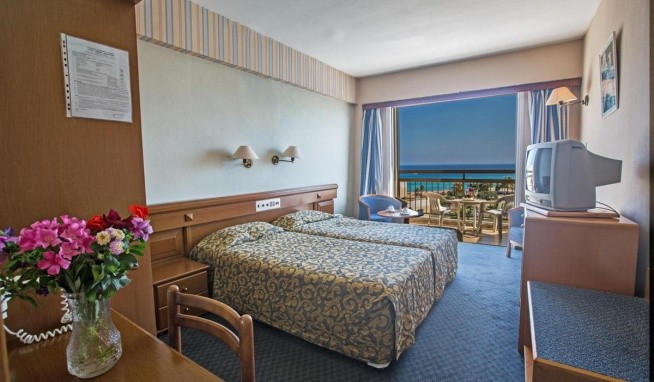 Tsokkos Beach recenze