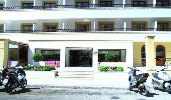 Mitsis Petit Palais recenze