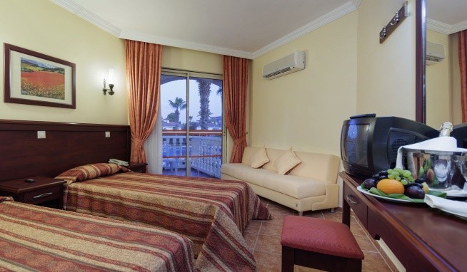 Larissa Sultan Beach értékelés