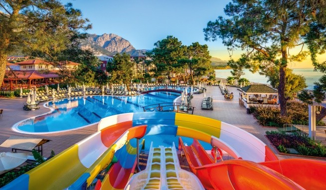 Crystal Aura Beach Resort & Spa recenze