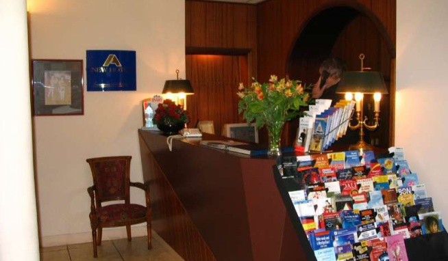 New Candide recenzie