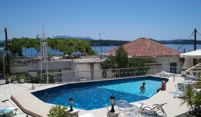 Perigiali Beach recenze