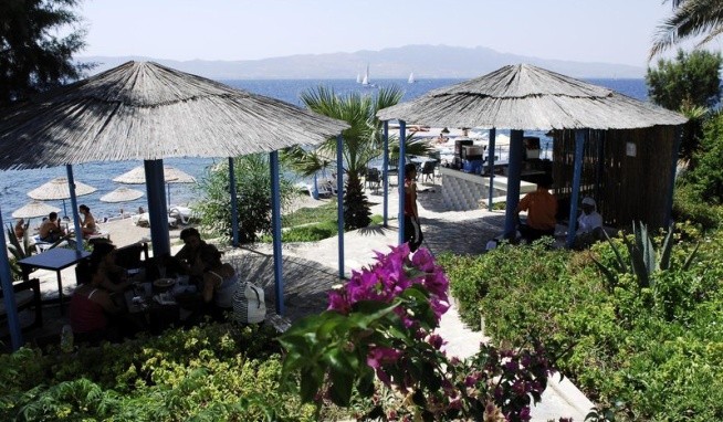 Club Acacia recenzie