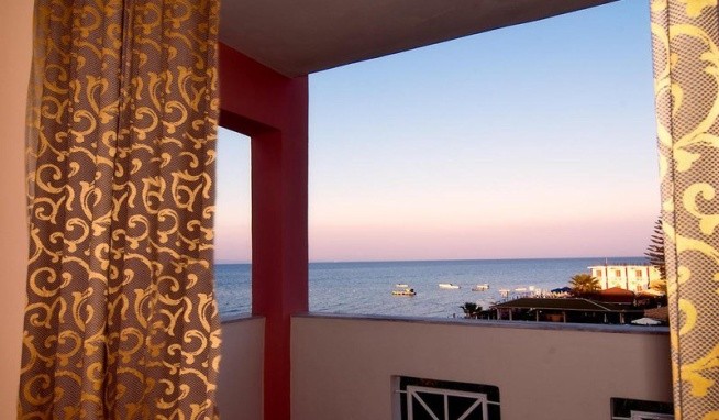 Xenos Kamara Beach recenzie